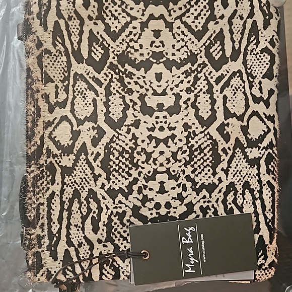 Myra Bag Crossbody - Picture 2 of 7